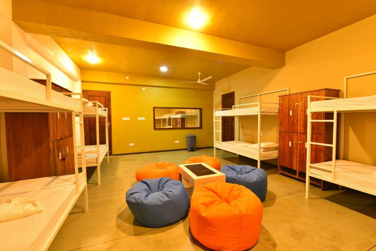 Hiriketiya Beach Hostels Dikwella Exterior foto
