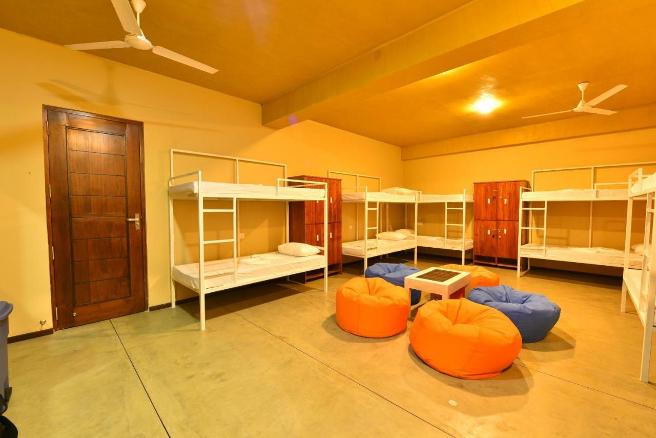 Hiriketiya Beach Hostels Dikwella Exterior foto